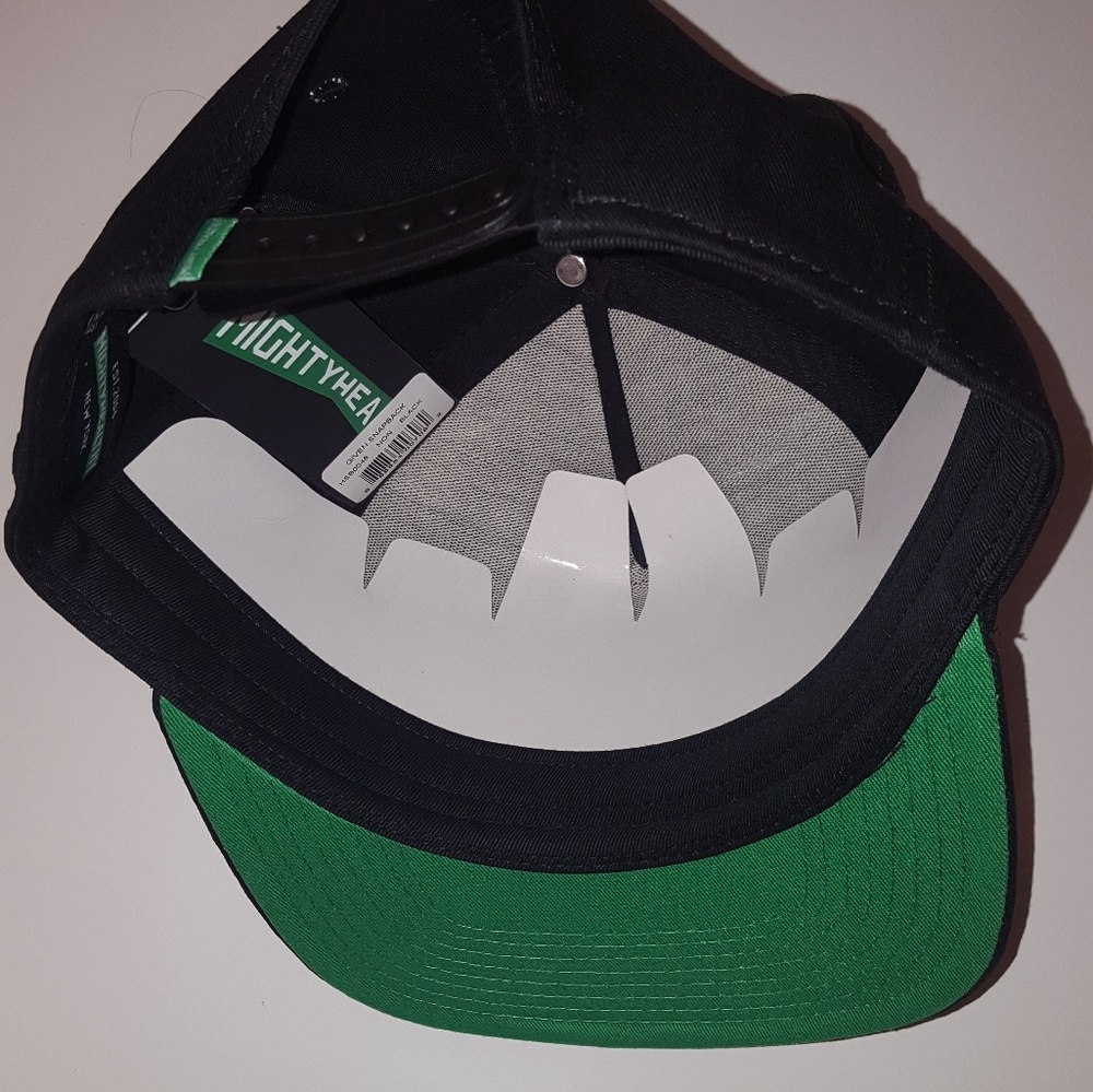 Hat - Picture 3 of 3